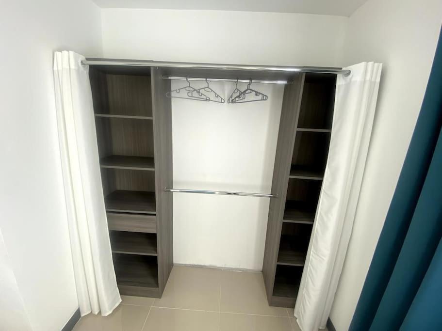 Appartement T4 Cosi: Tv Netflix Parking Montélimar Buitenkant foto
